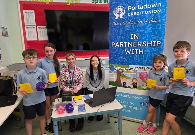 School Savers: Christmas Donation